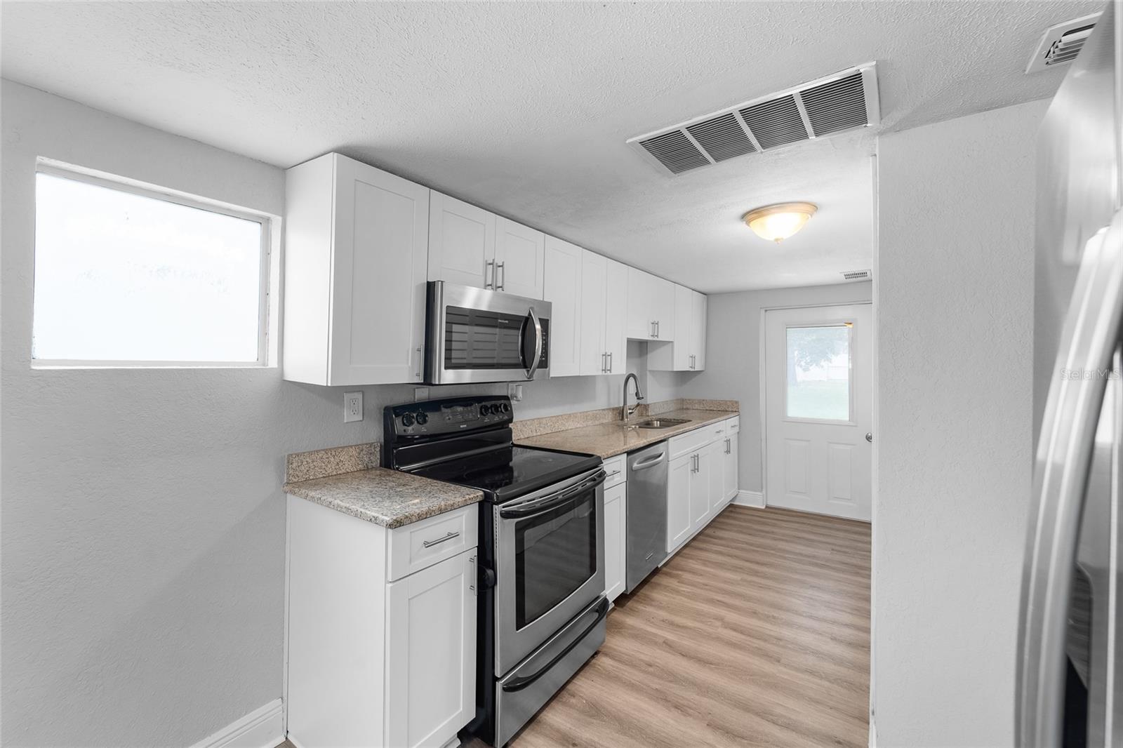 115 W ALLISON CT