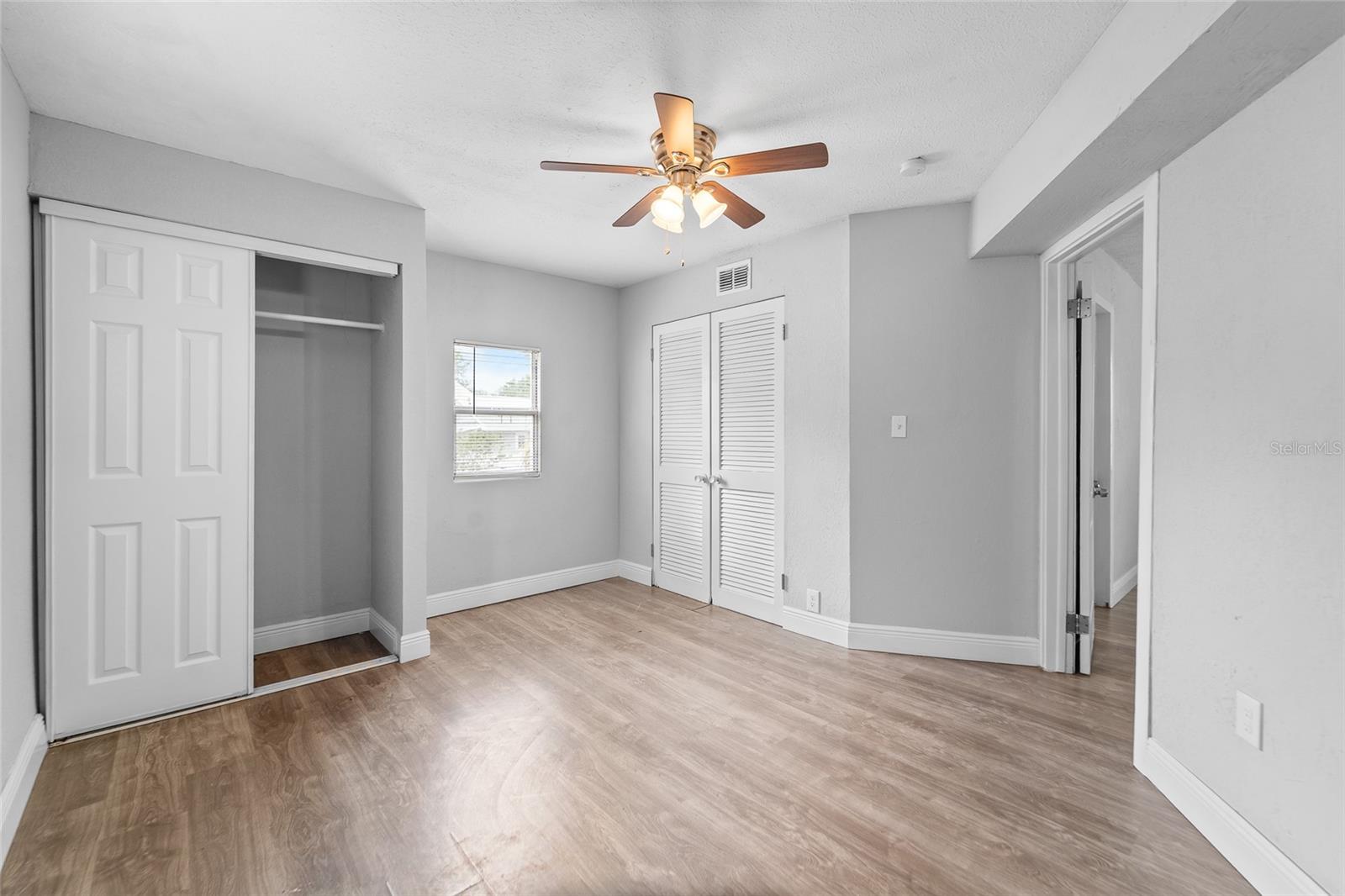 115 W ALLISON CT