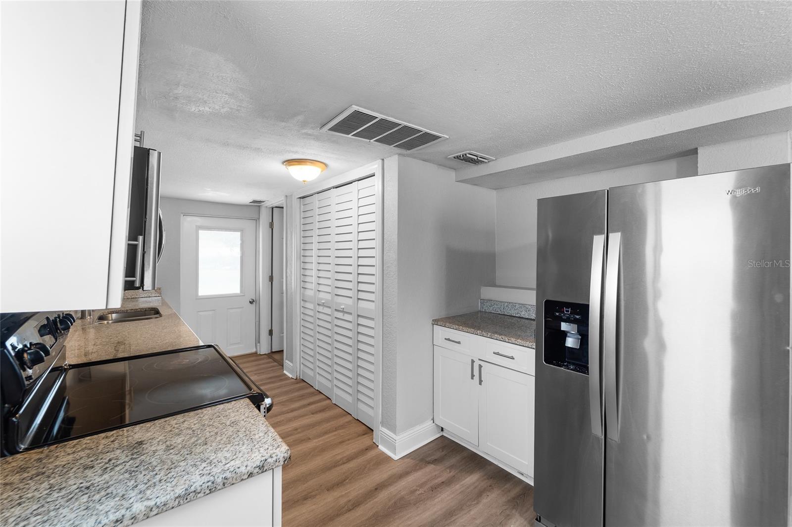 115 W ALLISON CT