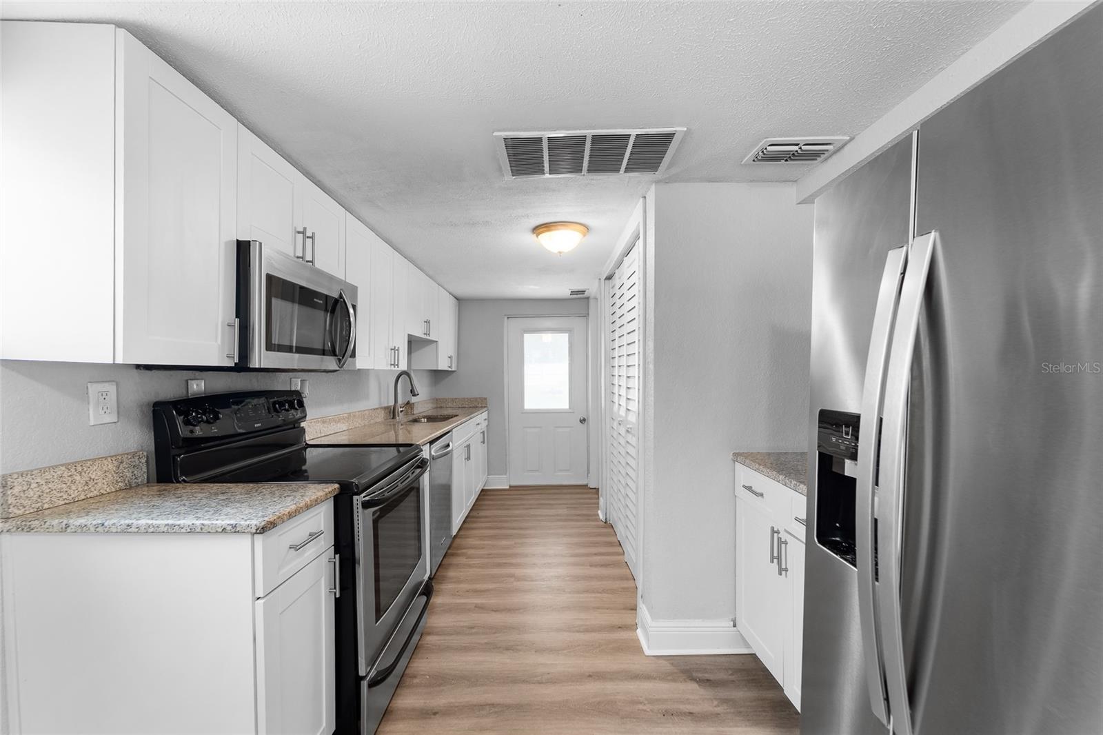 115 W ALLISON CT