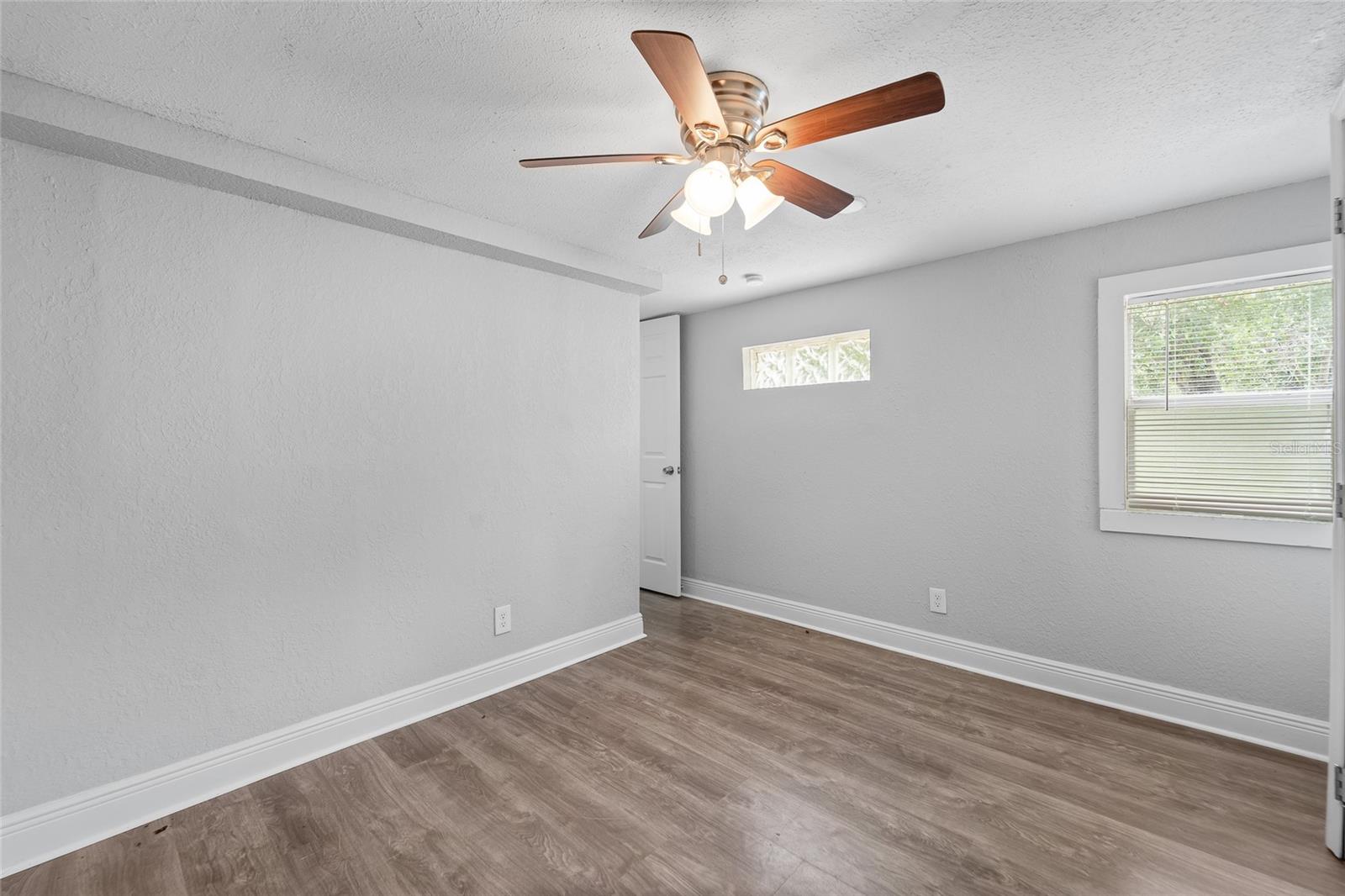 115 W ALLISON CT
