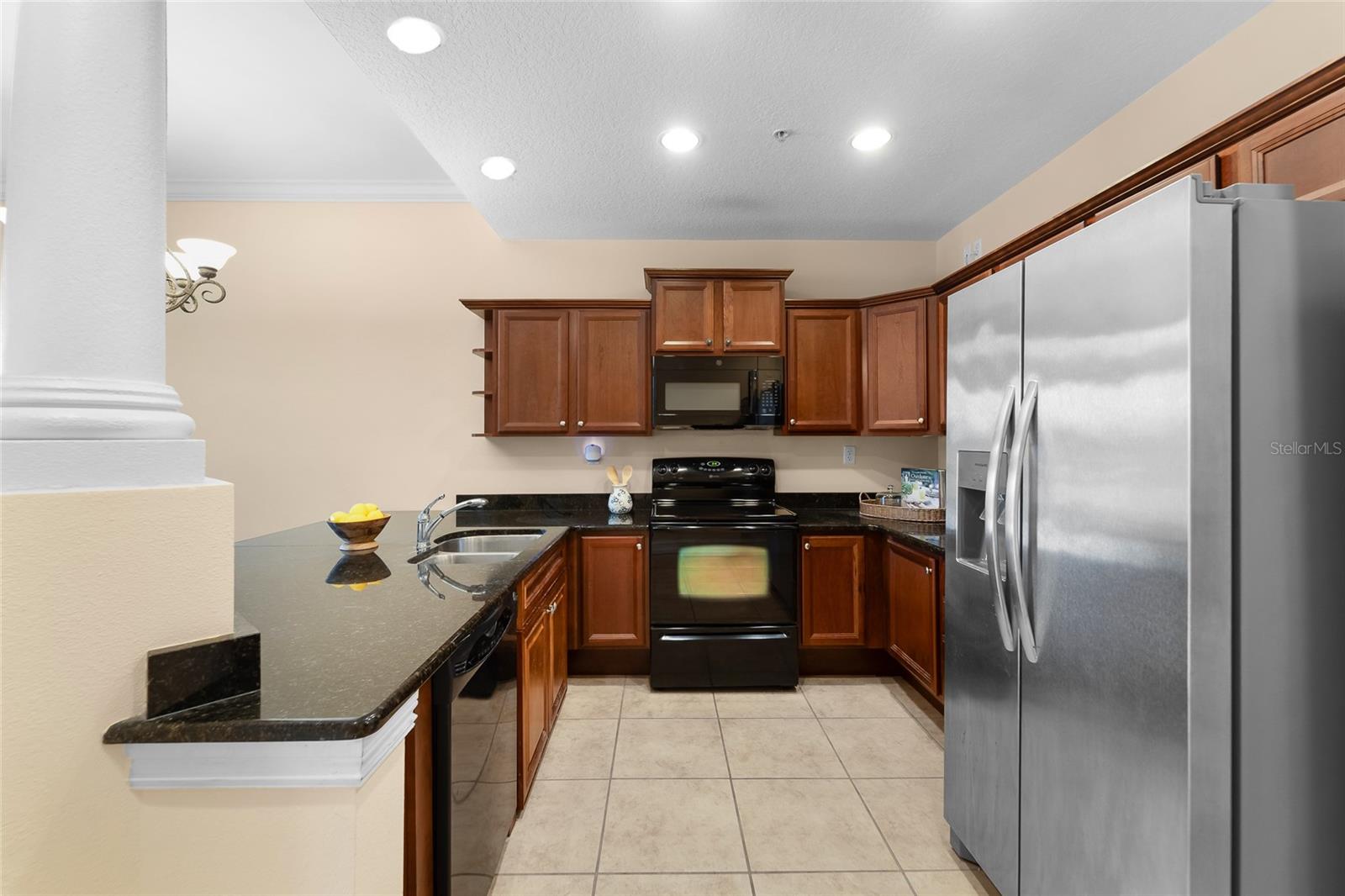 13941 CLUBHOUSE DR #106