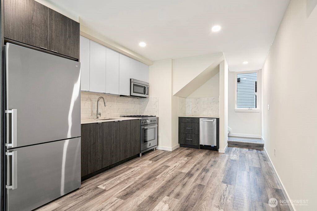 8553 Midvale Avenue N Unit: C