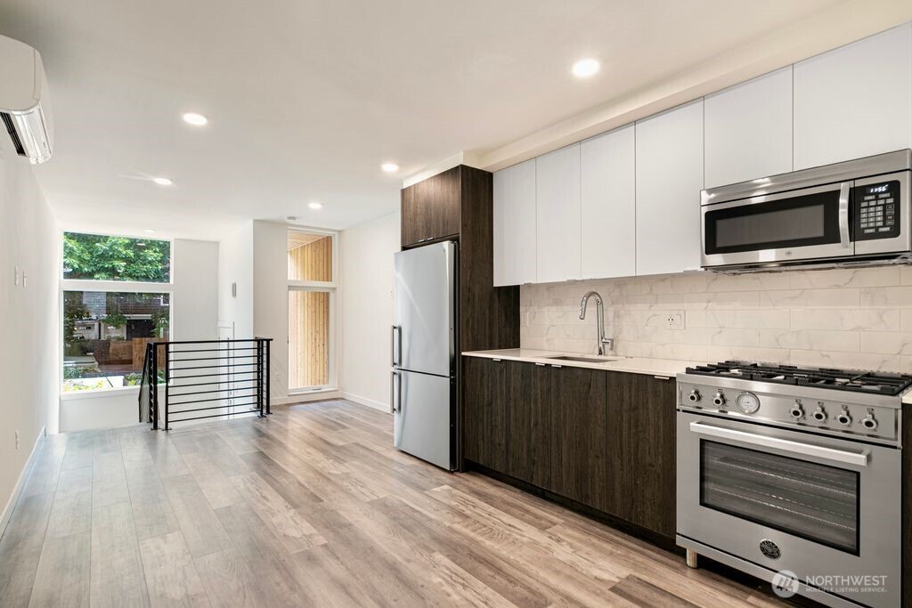 8553 Midvale Avenue N Unit: C