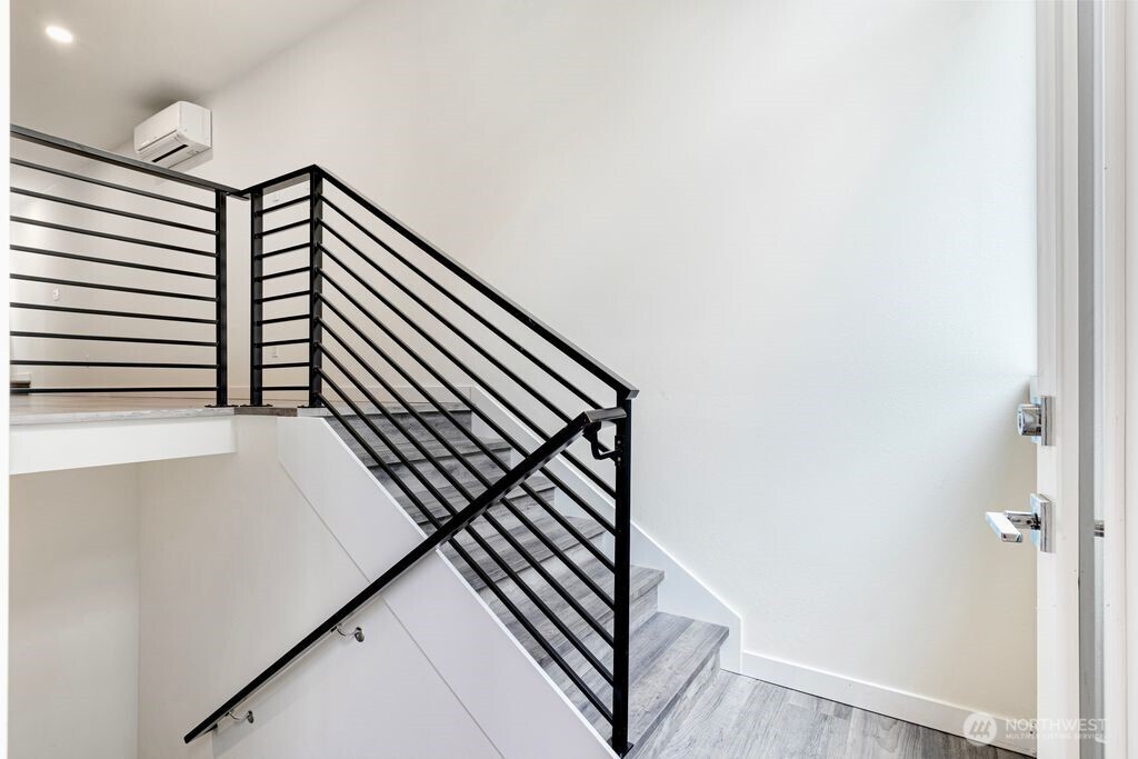 8553 Midvale Avenue N Unit: C
