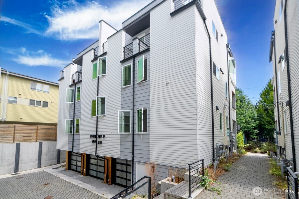 8553 Midvale Avenue N Unit: C