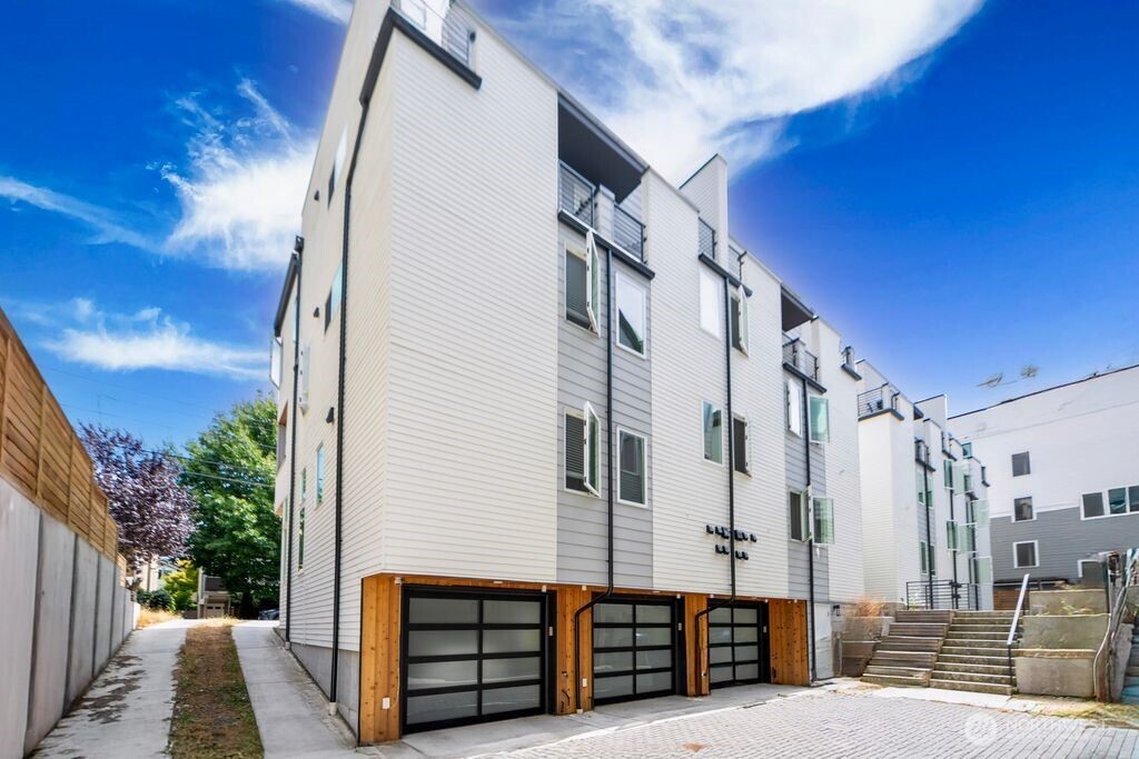 8553 Midvale Avenue N Unit: C