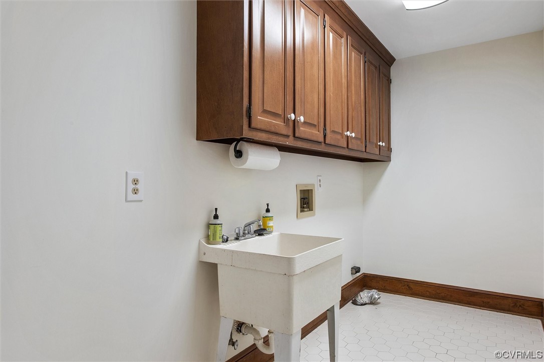 11211 Lynngate Ln