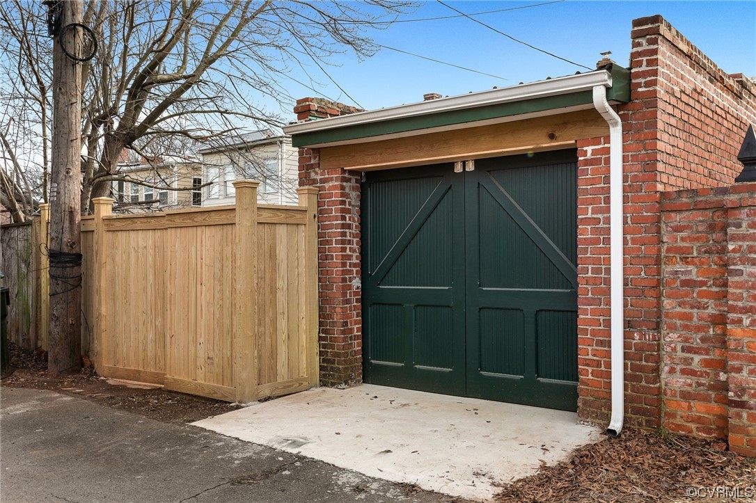 2308 Rosewood Ave