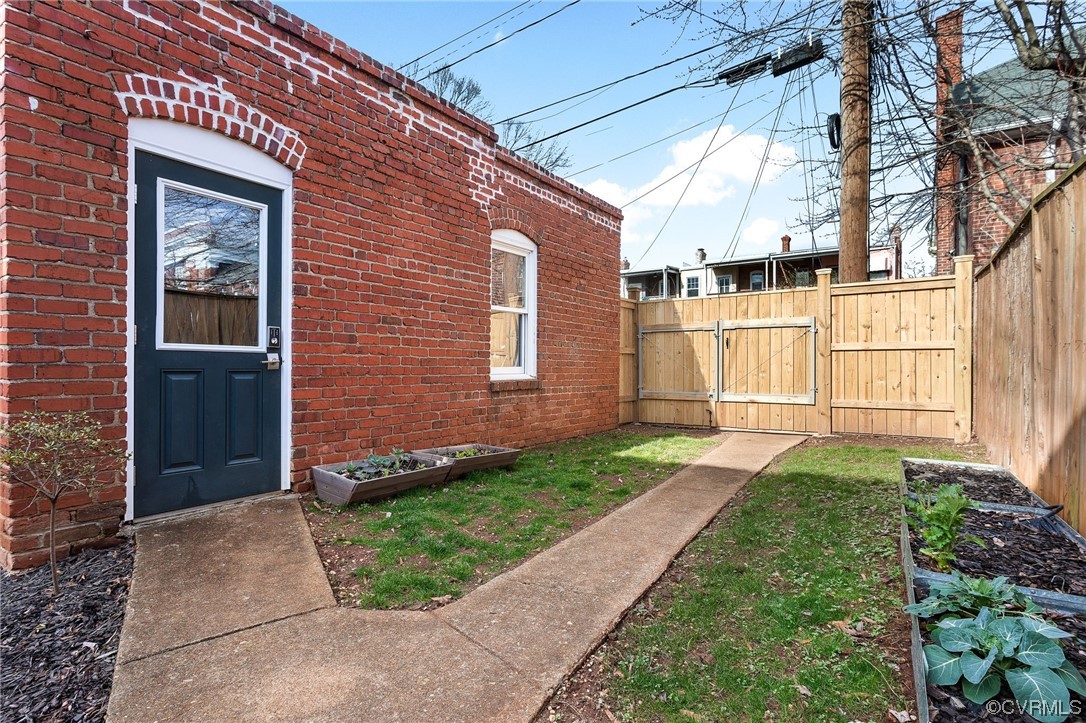 2308 Rosewood Ave