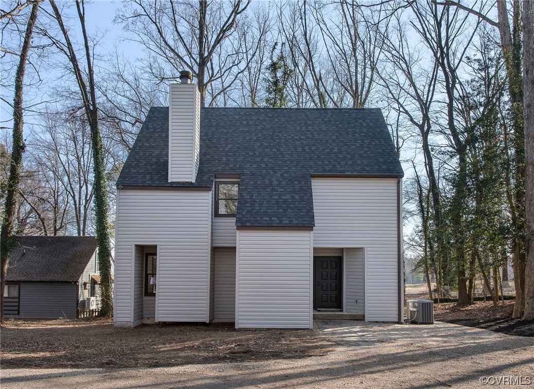704 Claypool Ter