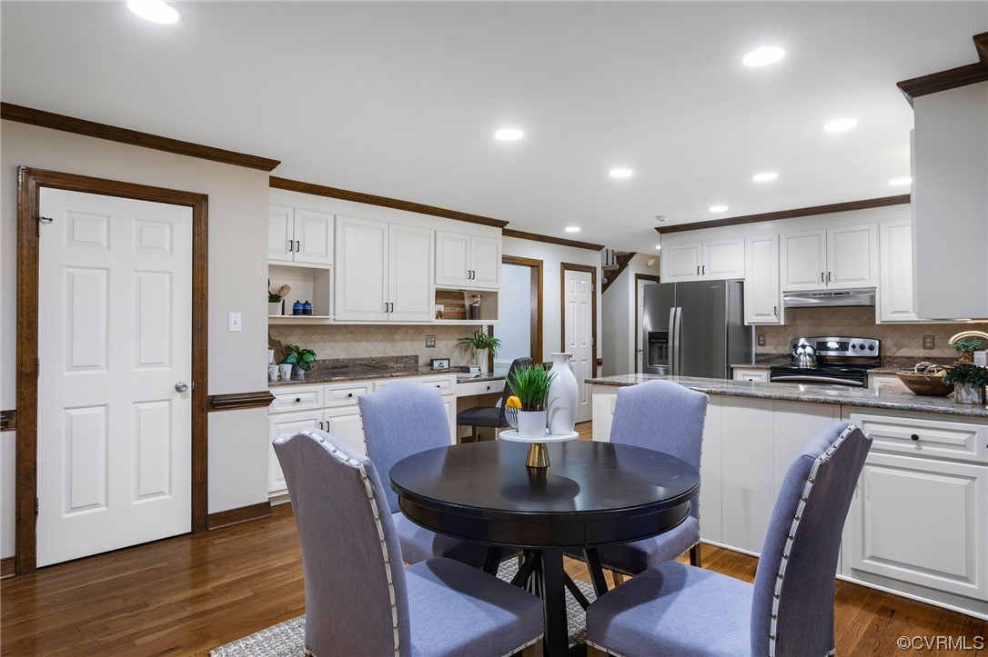 100 Hempstead Way