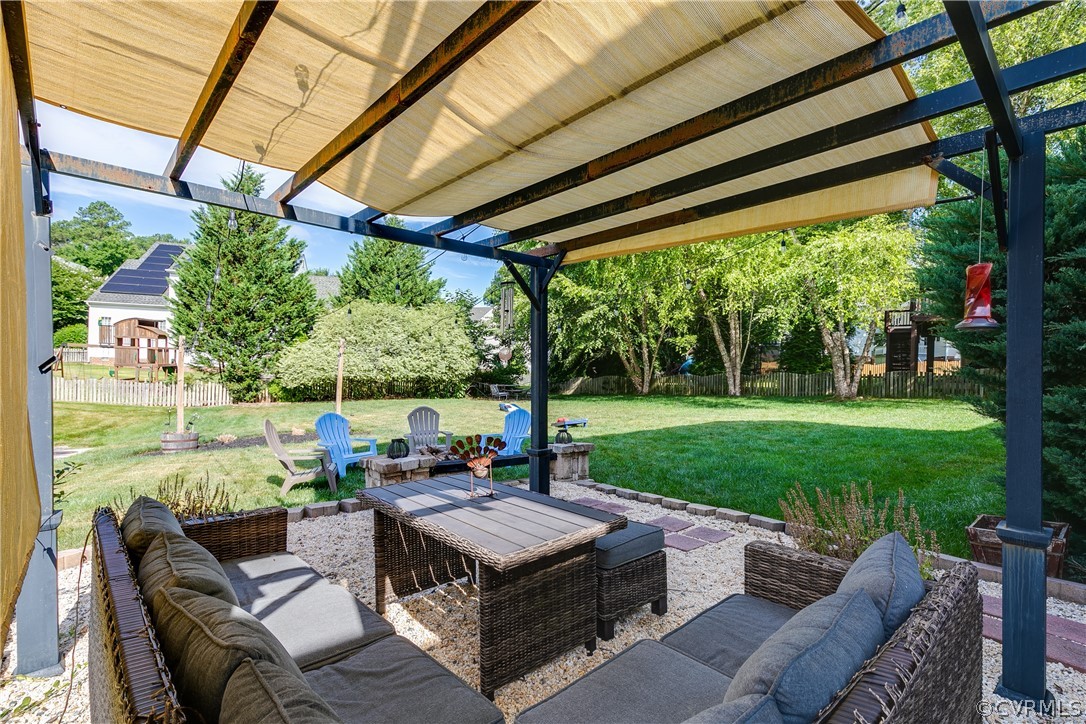 11819 Longfellow Dr