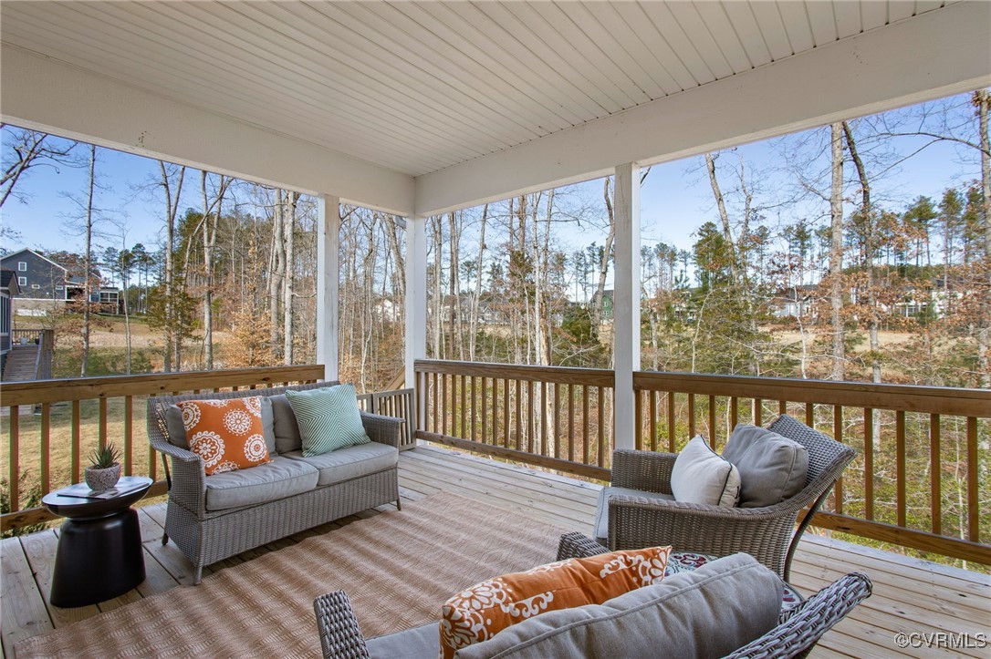 18030 Cove Creek Dr