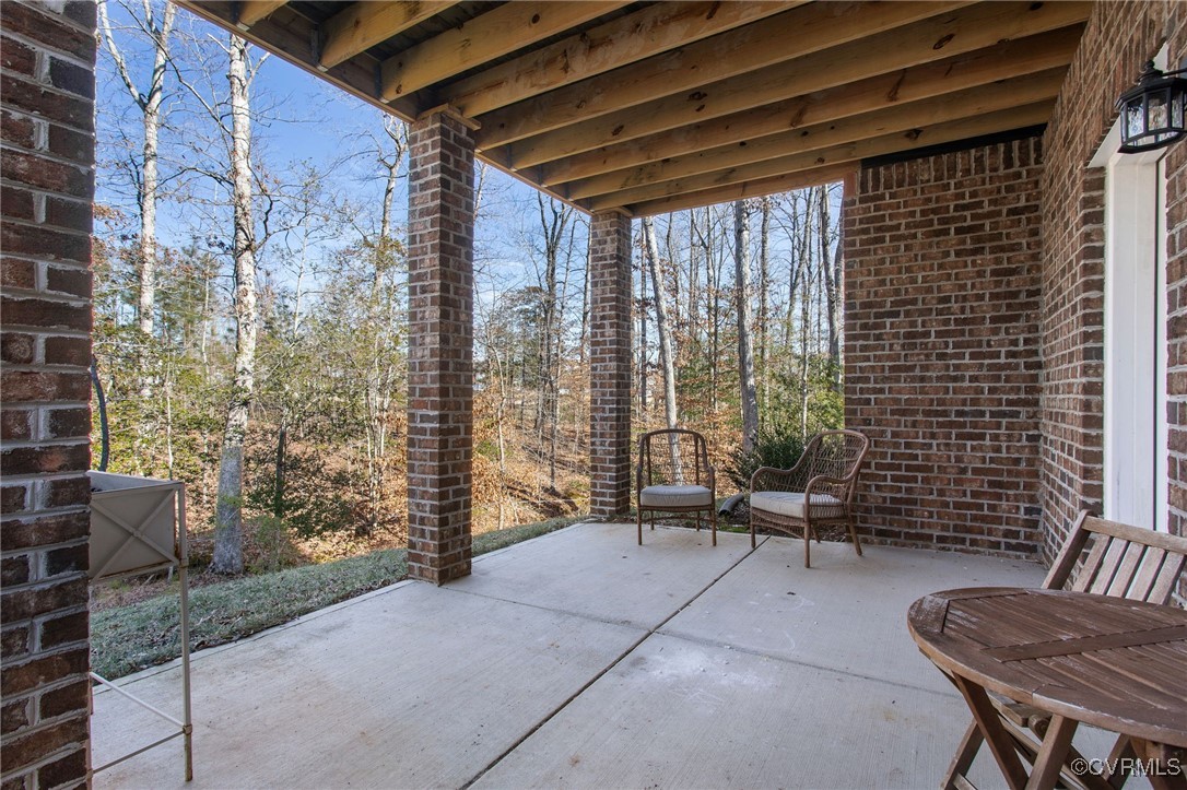 18030 Cove Creek Dr