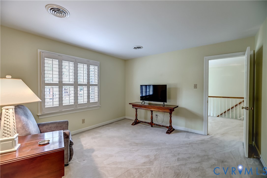 11305 Markham Ct