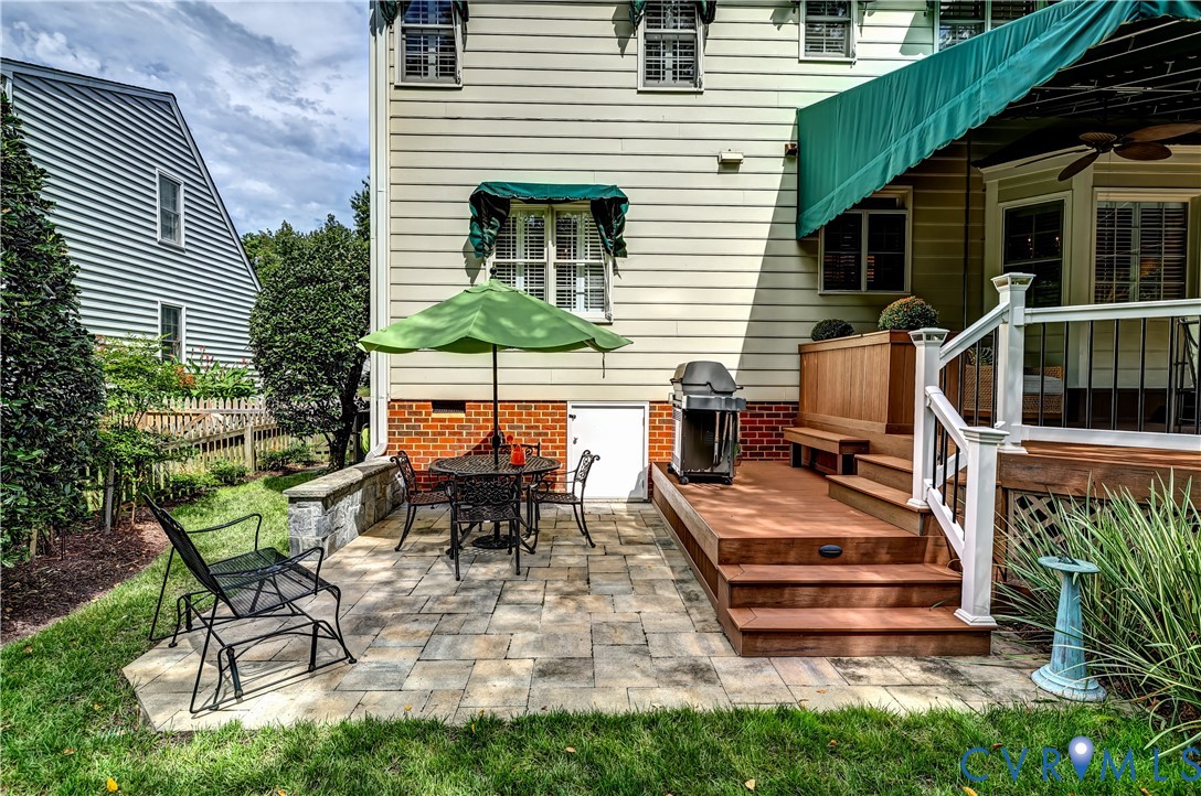 11305 Markham Ct