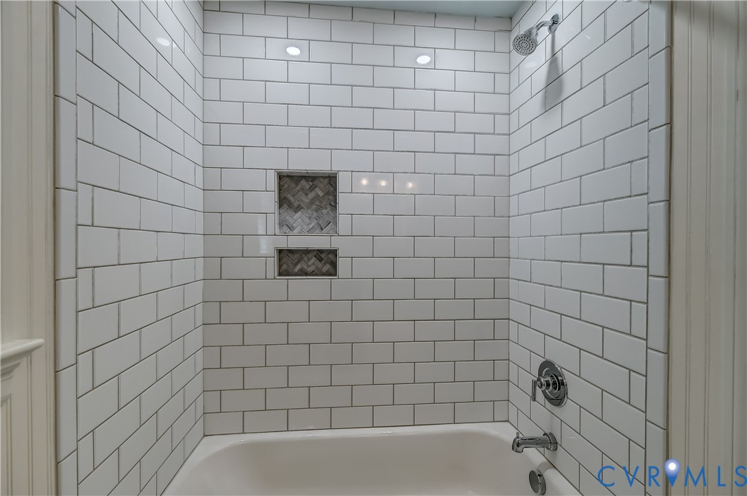 11305 Markham Ct
