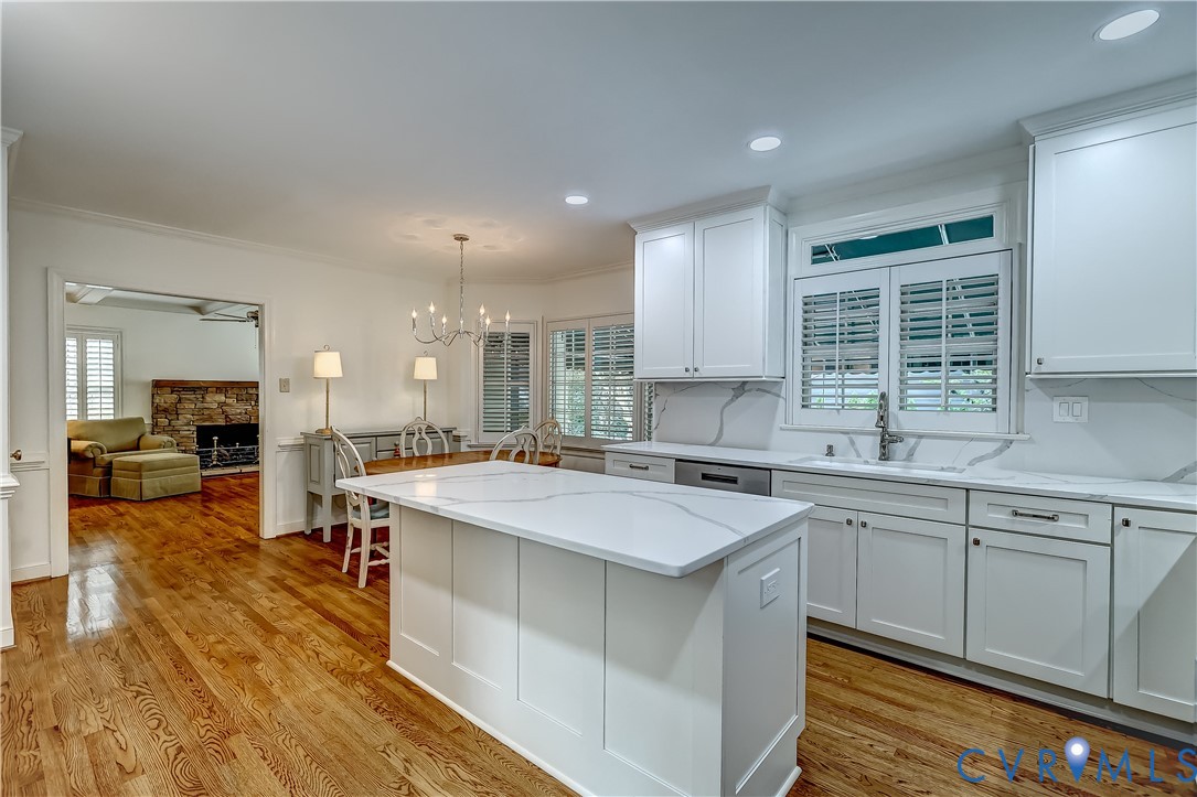 11305 Markham Ct