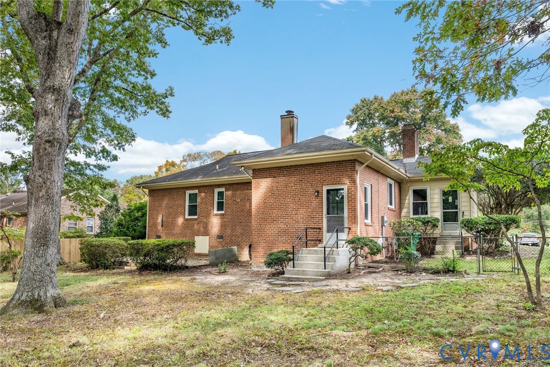 8829 Michaux Ln
