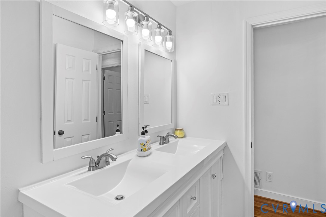 1700 Winding Way