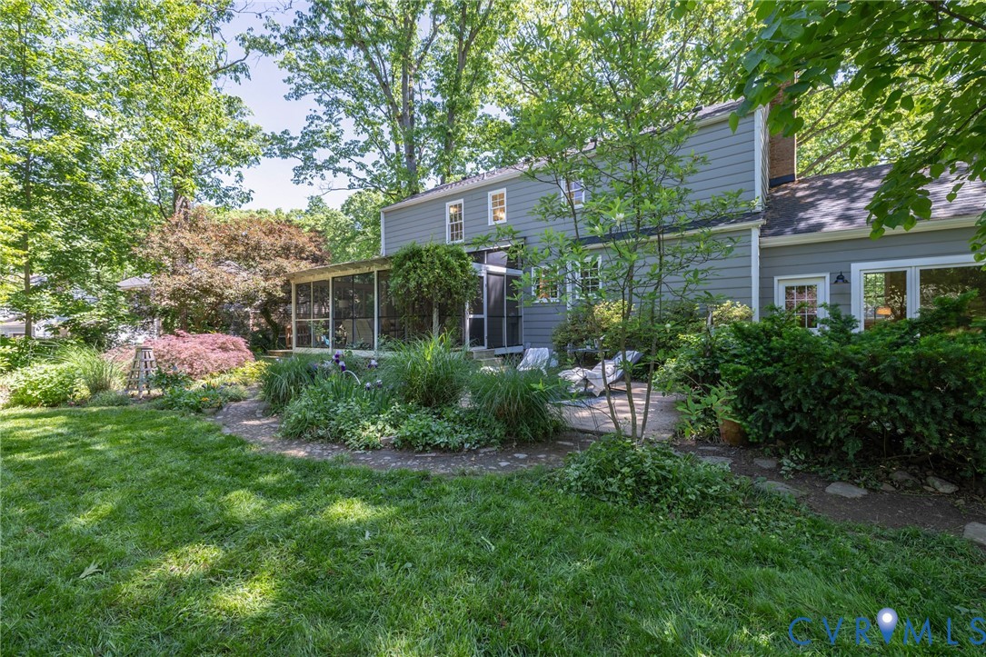 1700 Winding Way