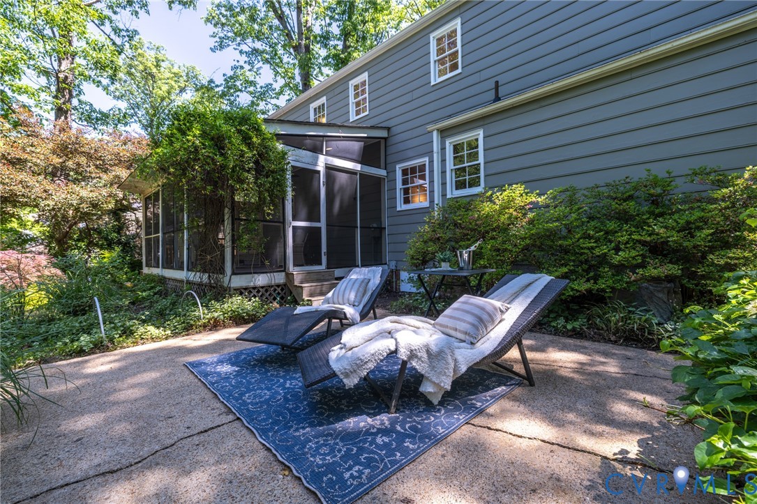 1700 Winding Way