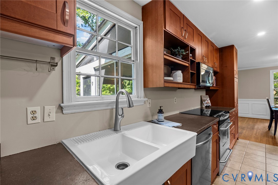 1700 Winding Way