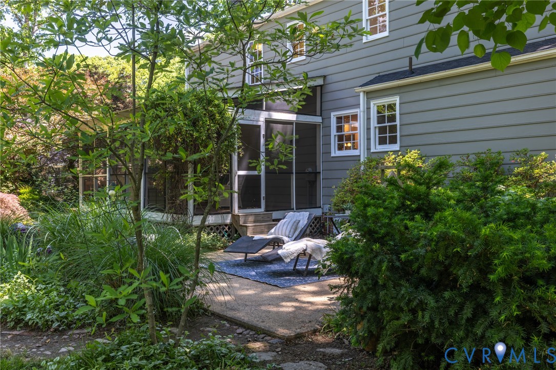 1700 Winding Way