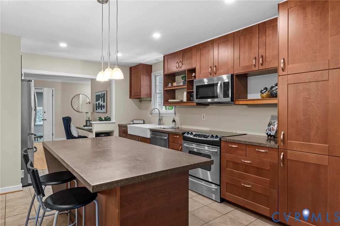 1700 Winding Way