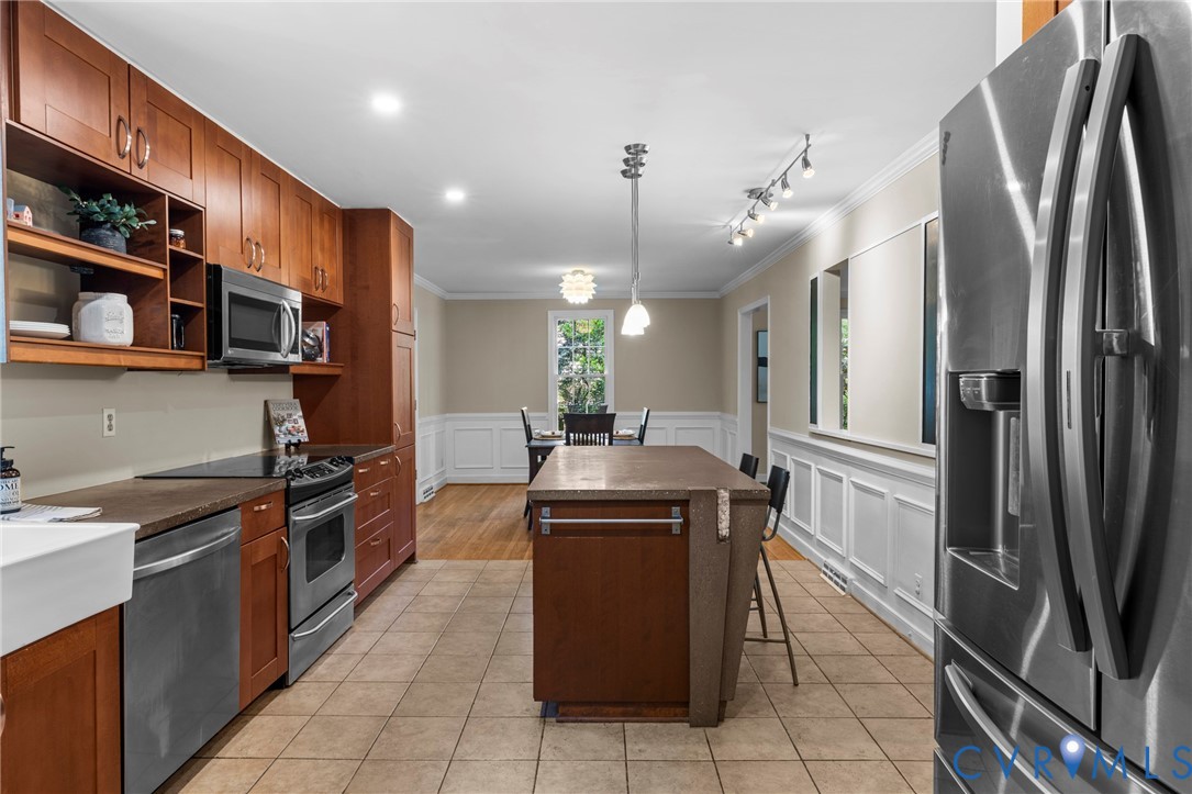 1700 Winding Way