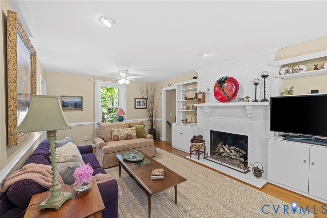 10211 Pepperhill Ln