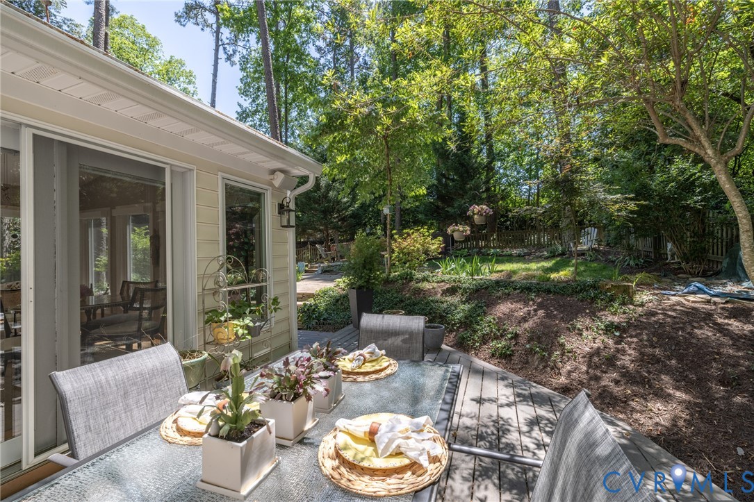 10211 Pepperhill Ln