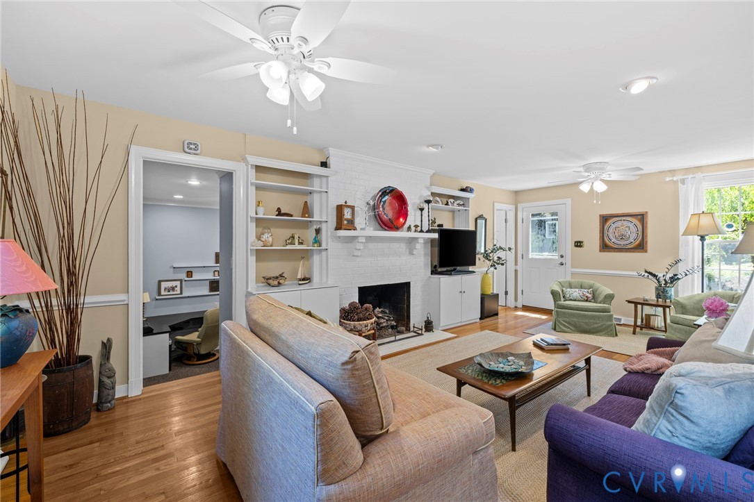 10211 Pepperhill Ln