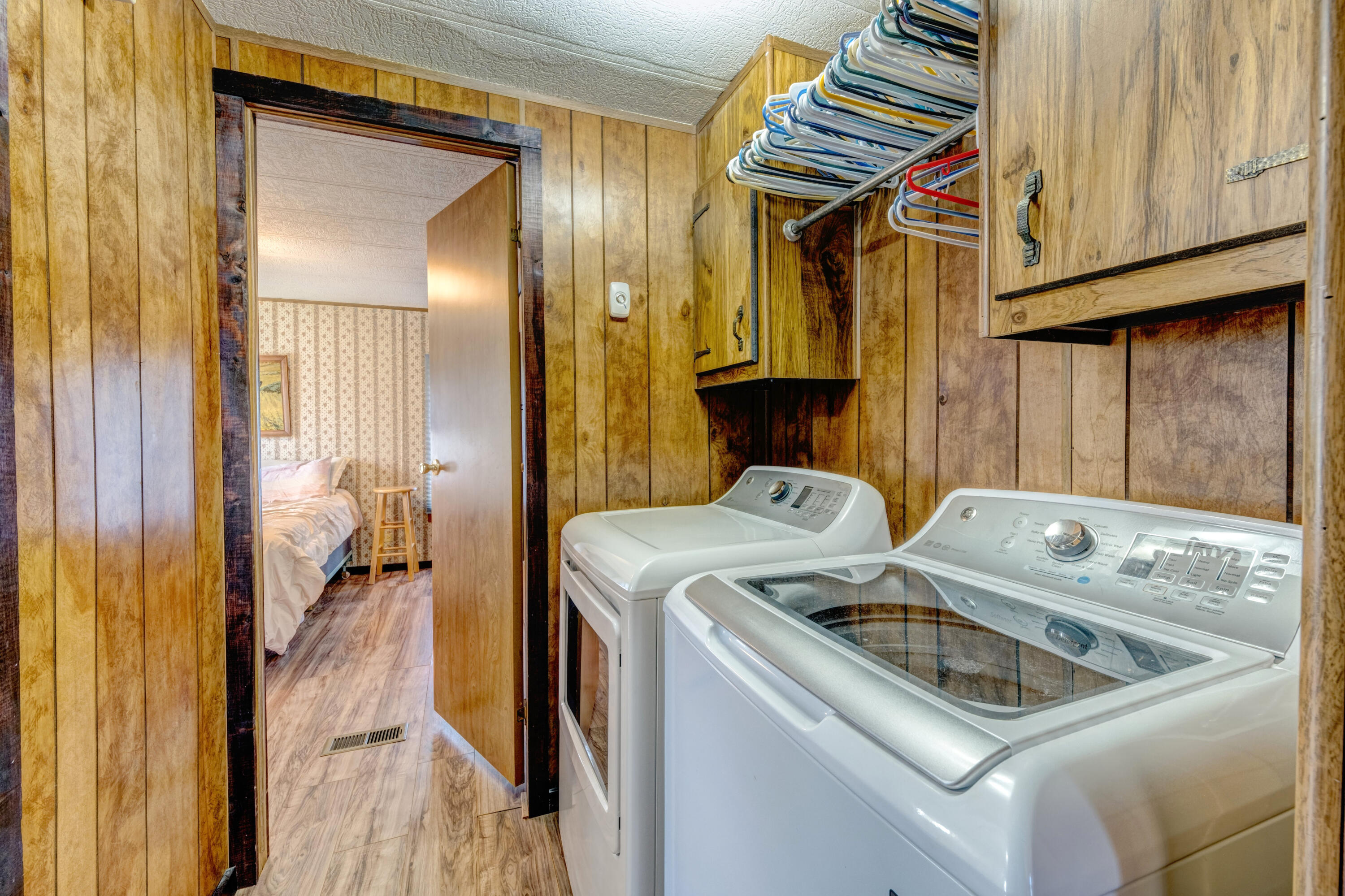 1511 Mydland Road, 185