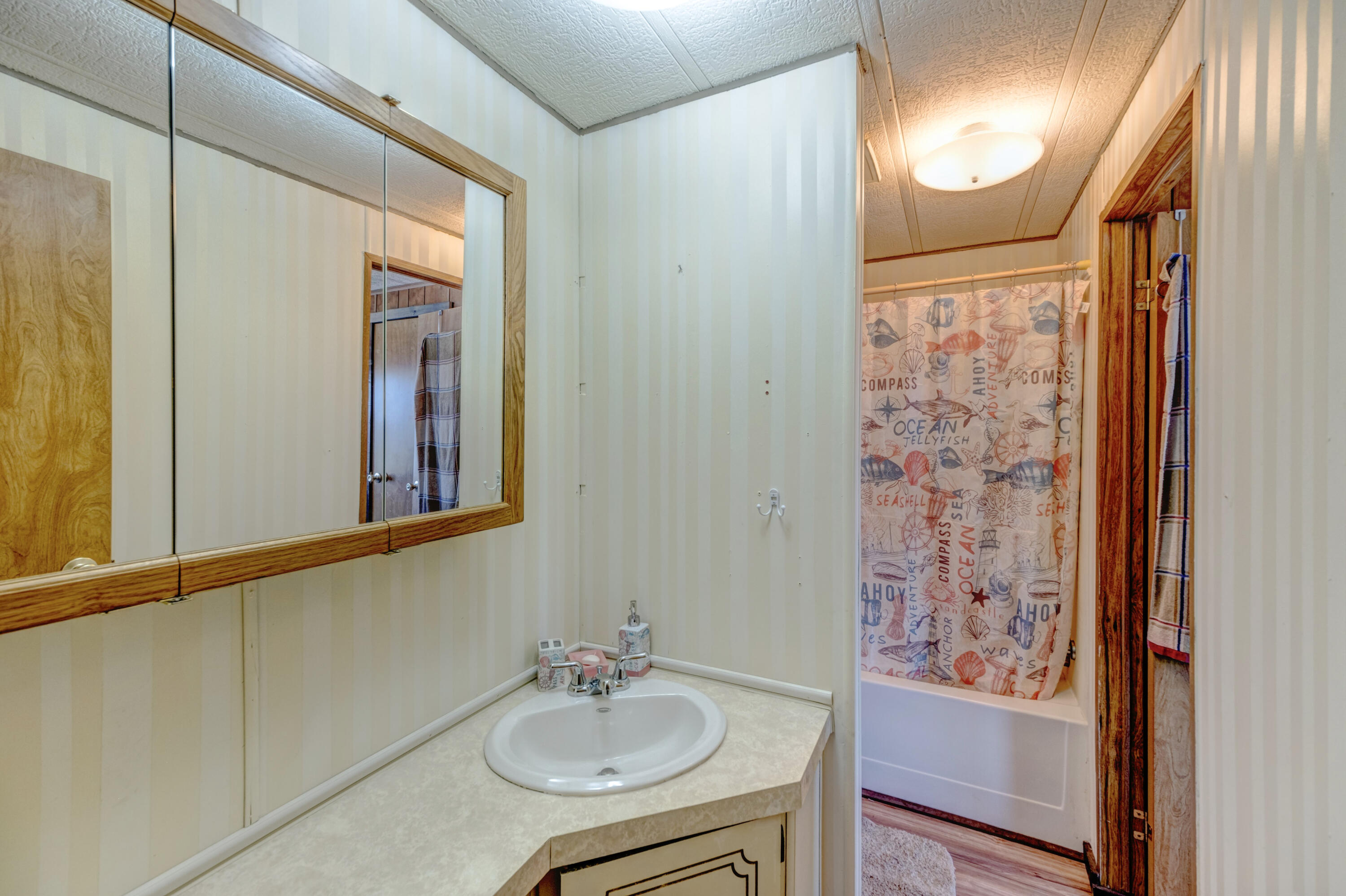 1511 Mydland Road, 185