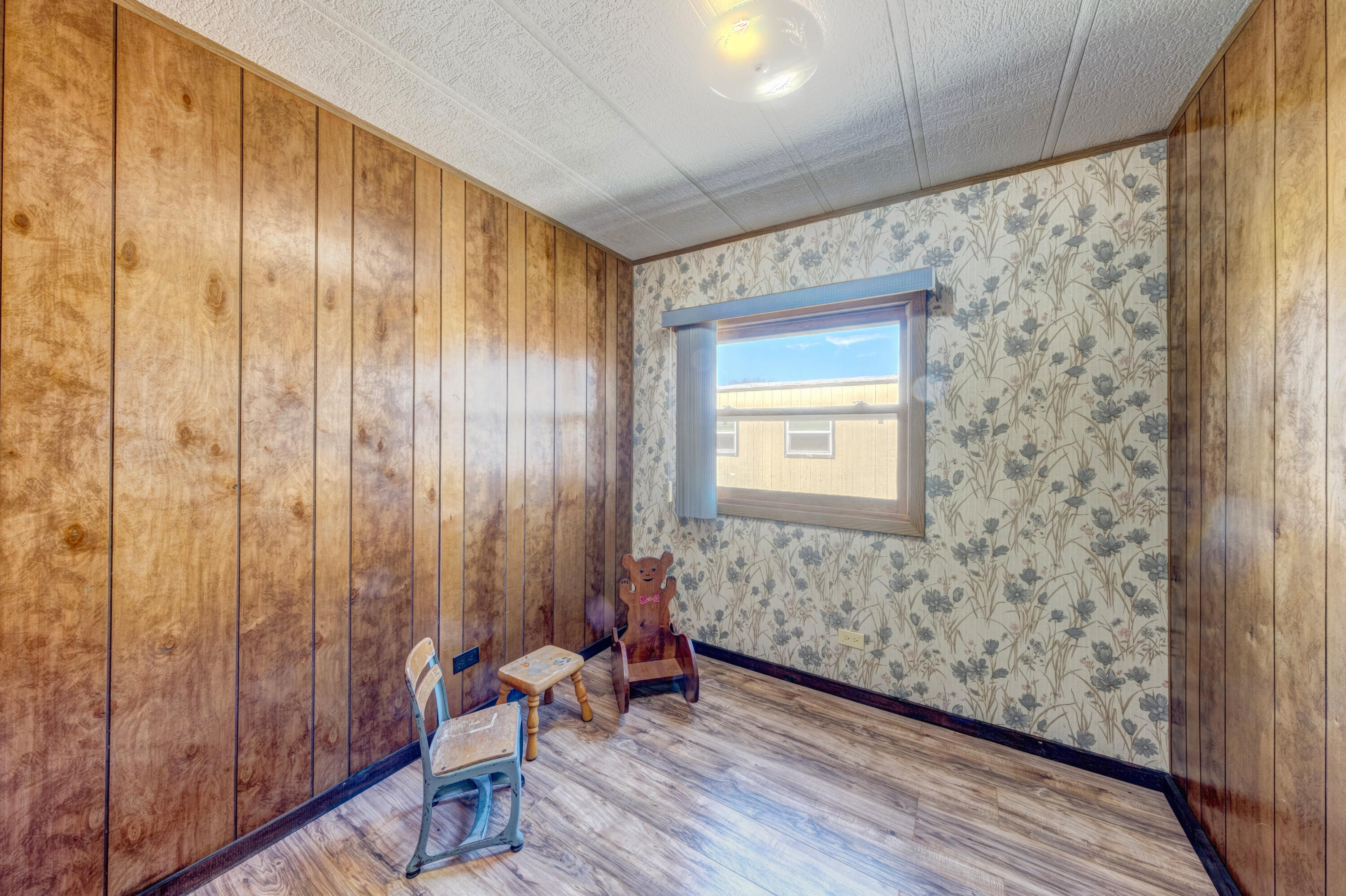 1511 Mydland Road, 185