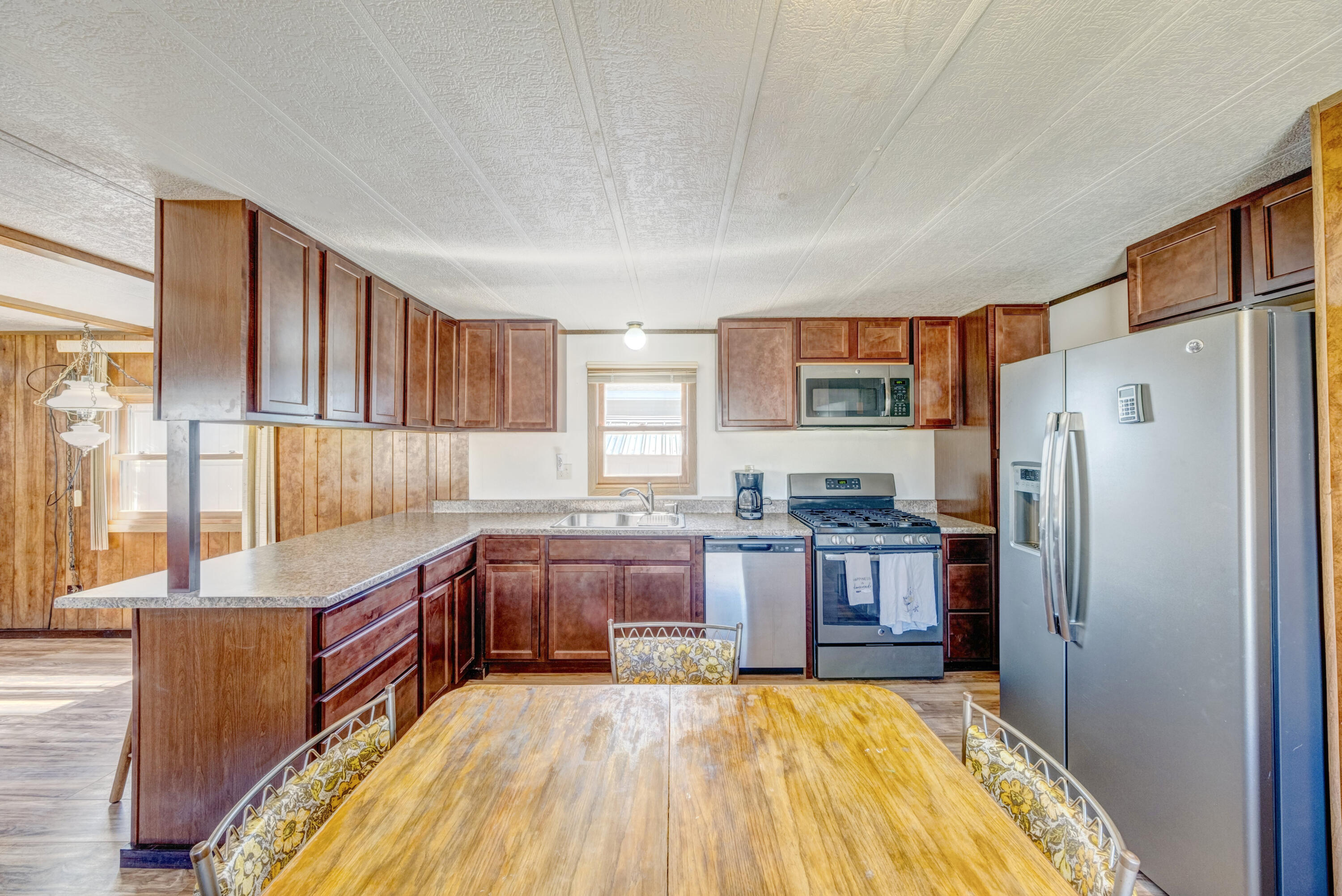 1511 Mydland Road, 185