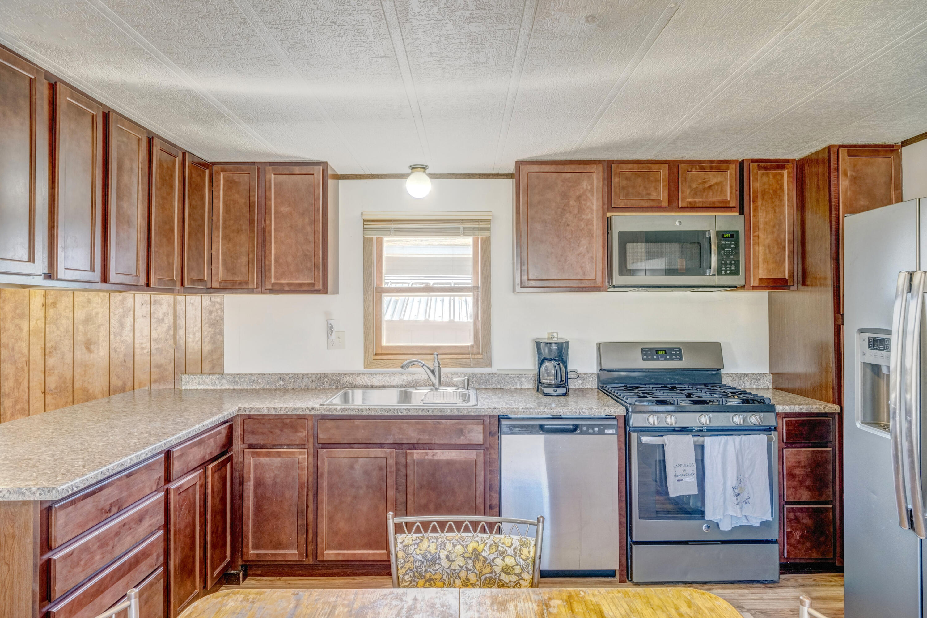1511 Mydland Road, 185