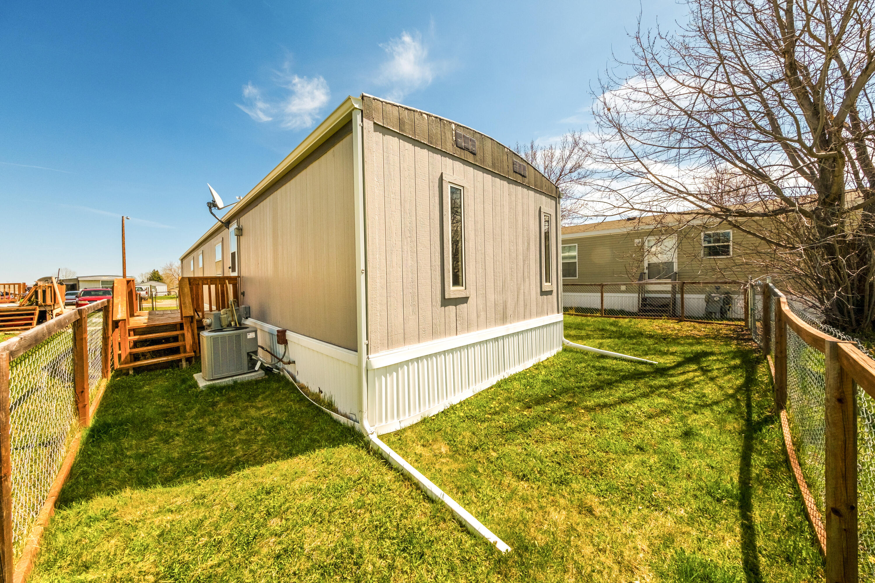 1511 Mydland Road, 185
