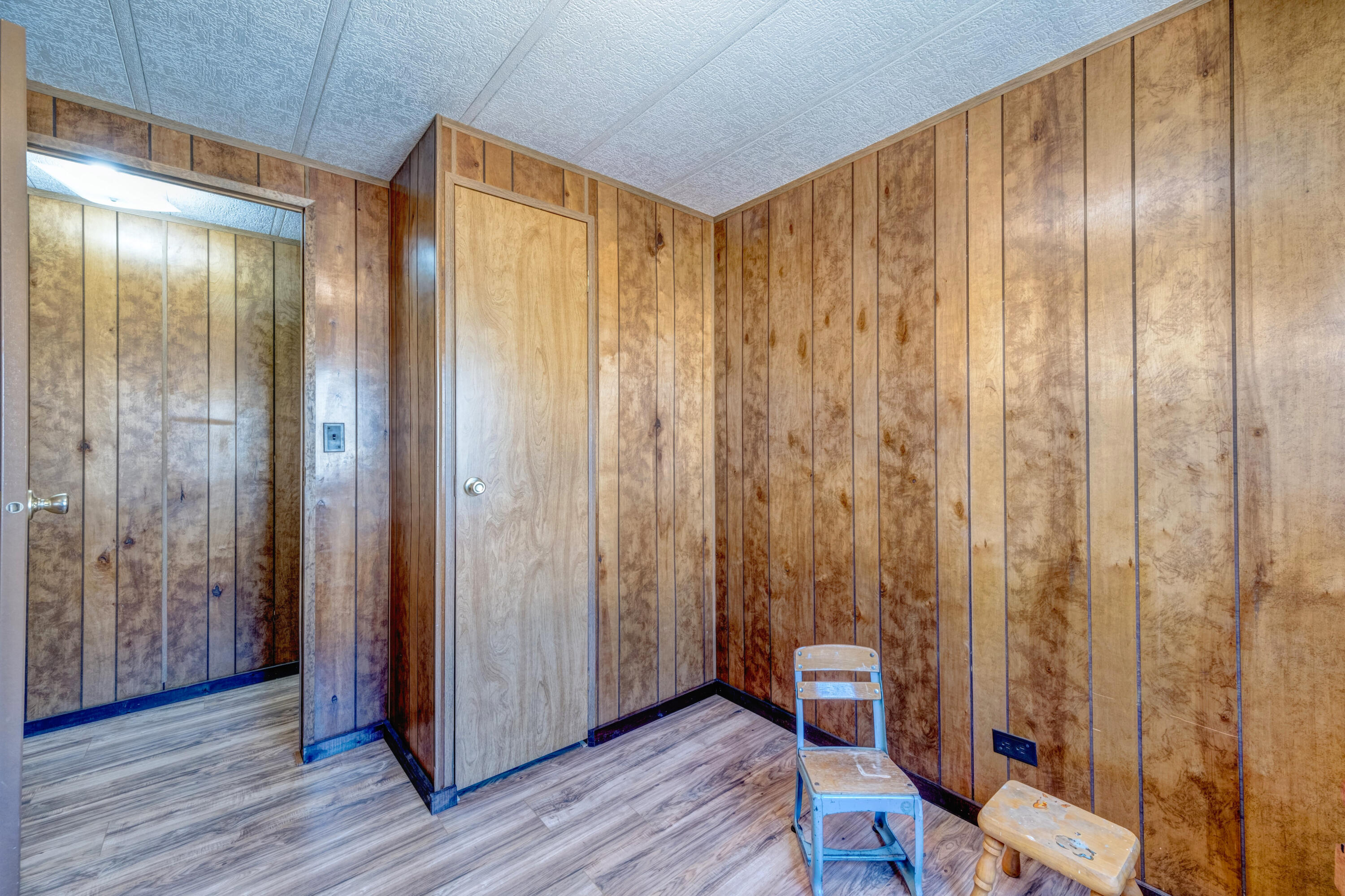 1511 Mydland Road, 185