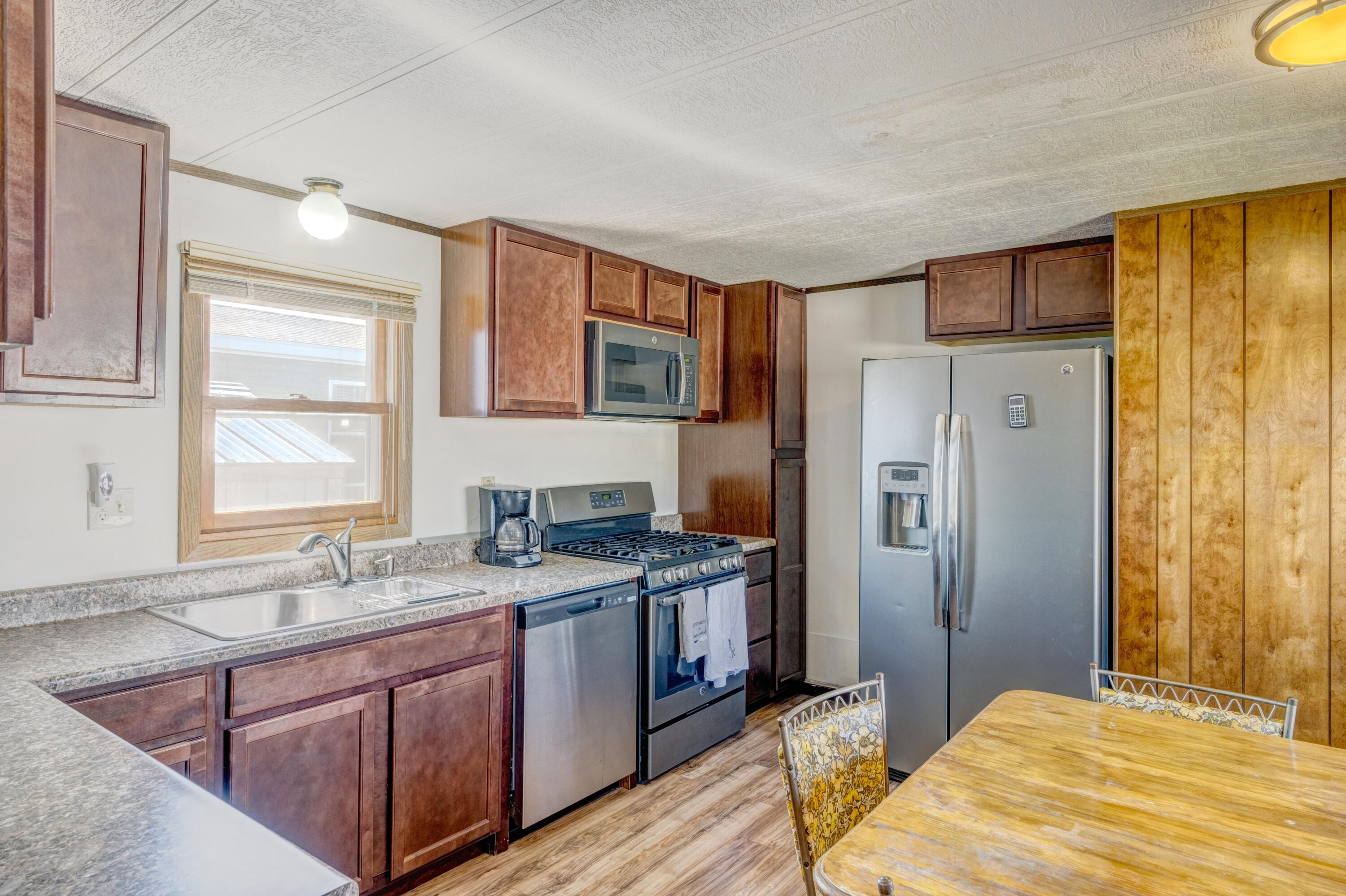 1511 Mydland Road, 185
