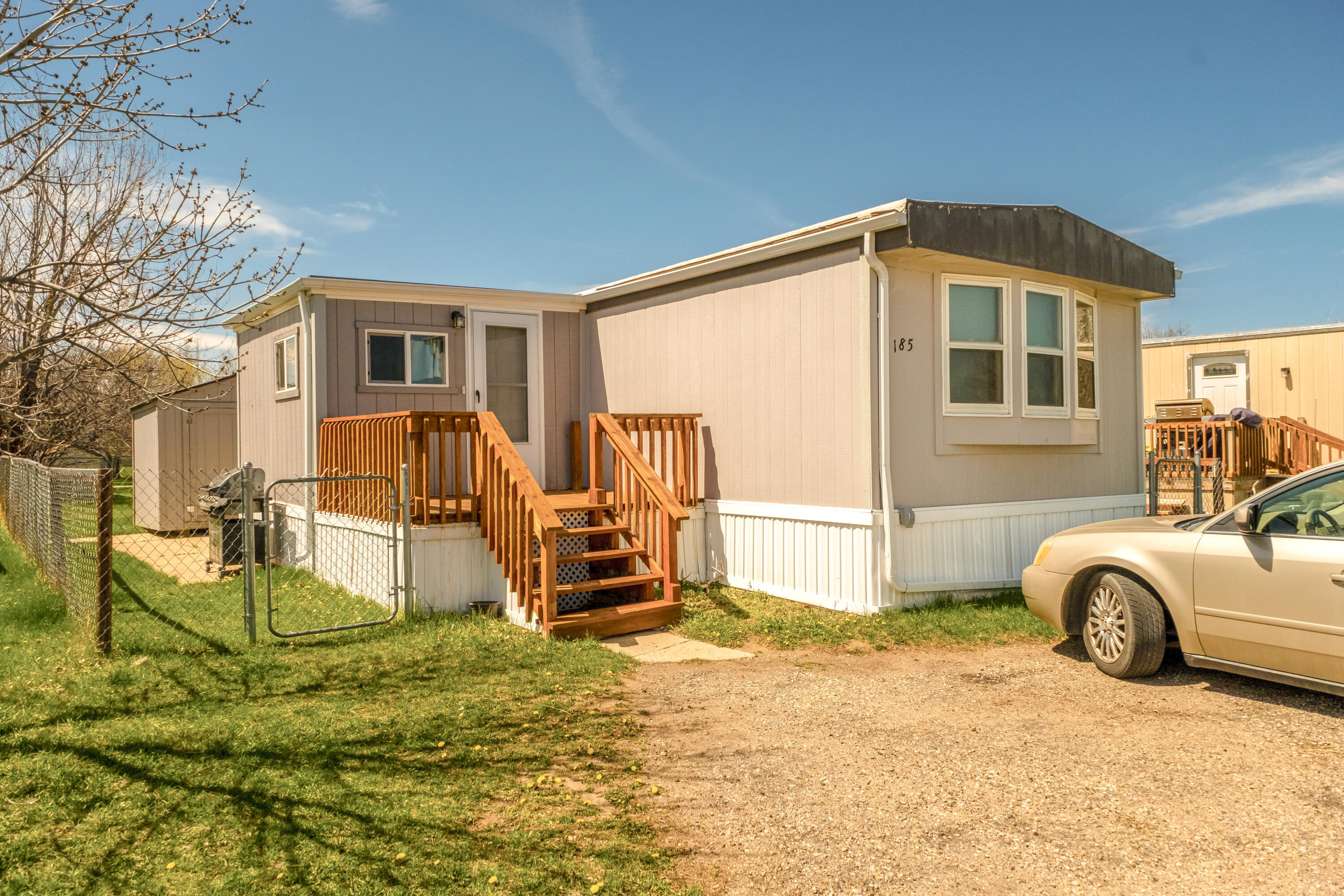 1511 Mydland Road, 185