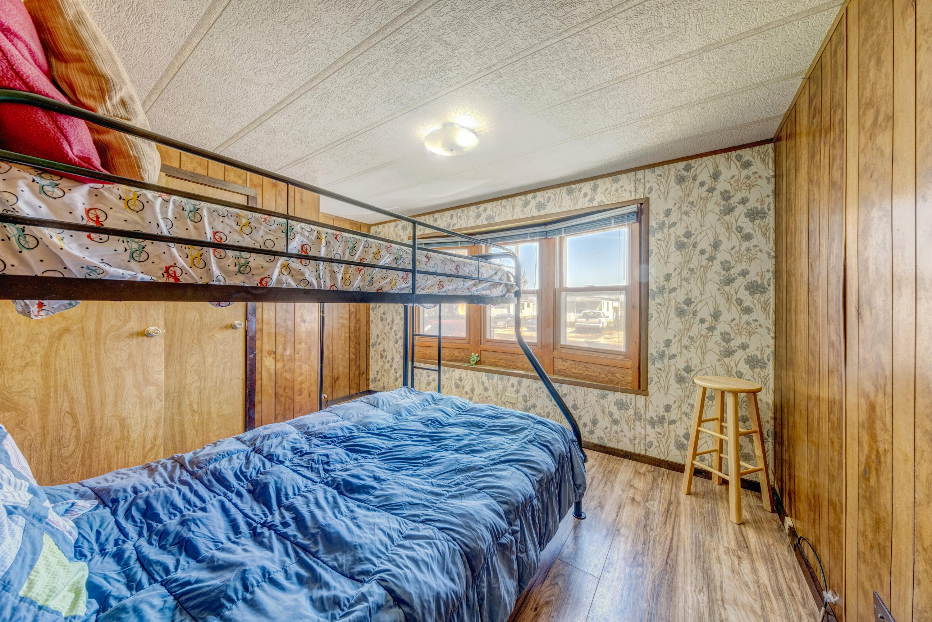 1511 Mydland Road, 185