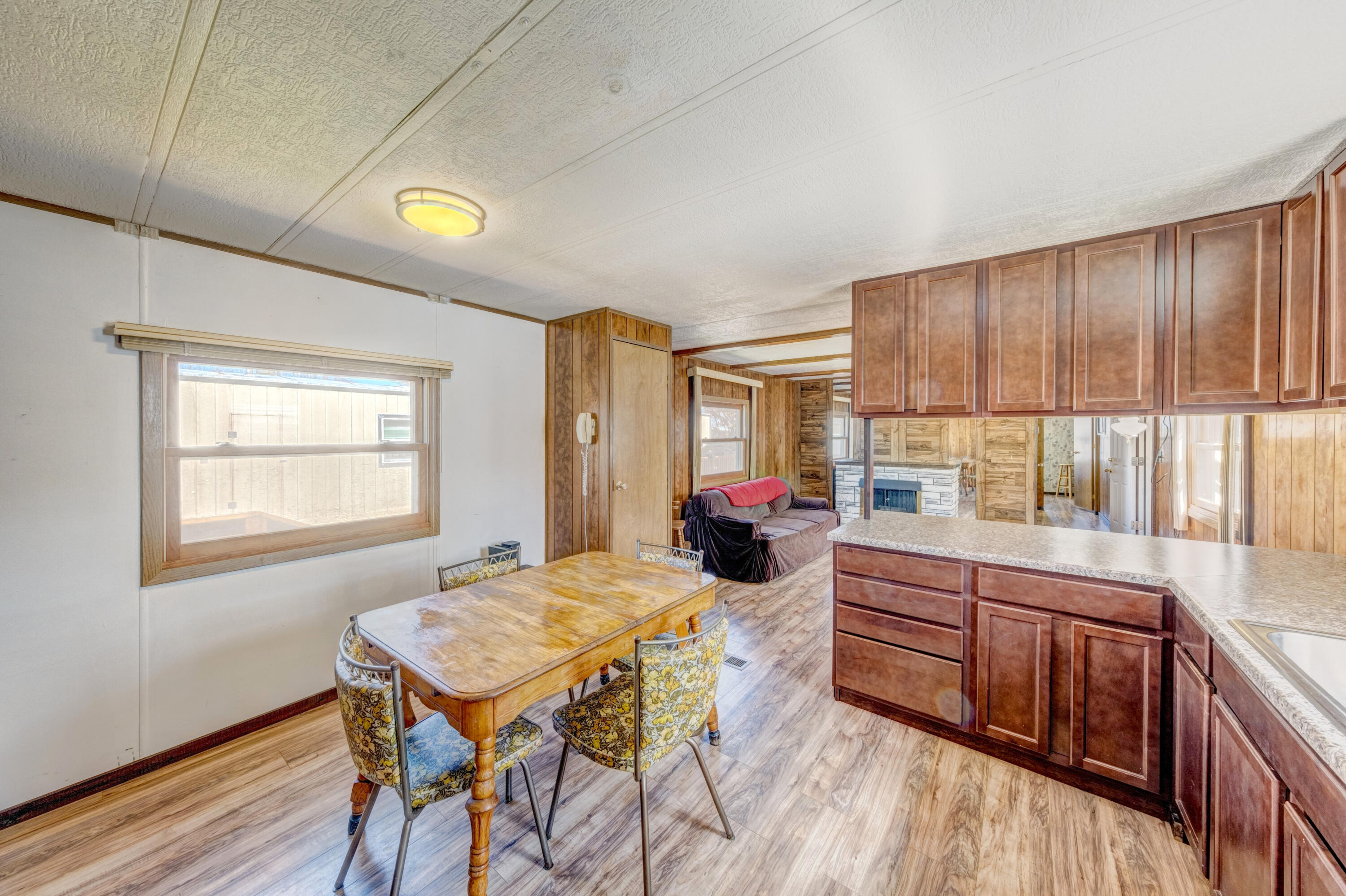 1511 Mydland Road, 185