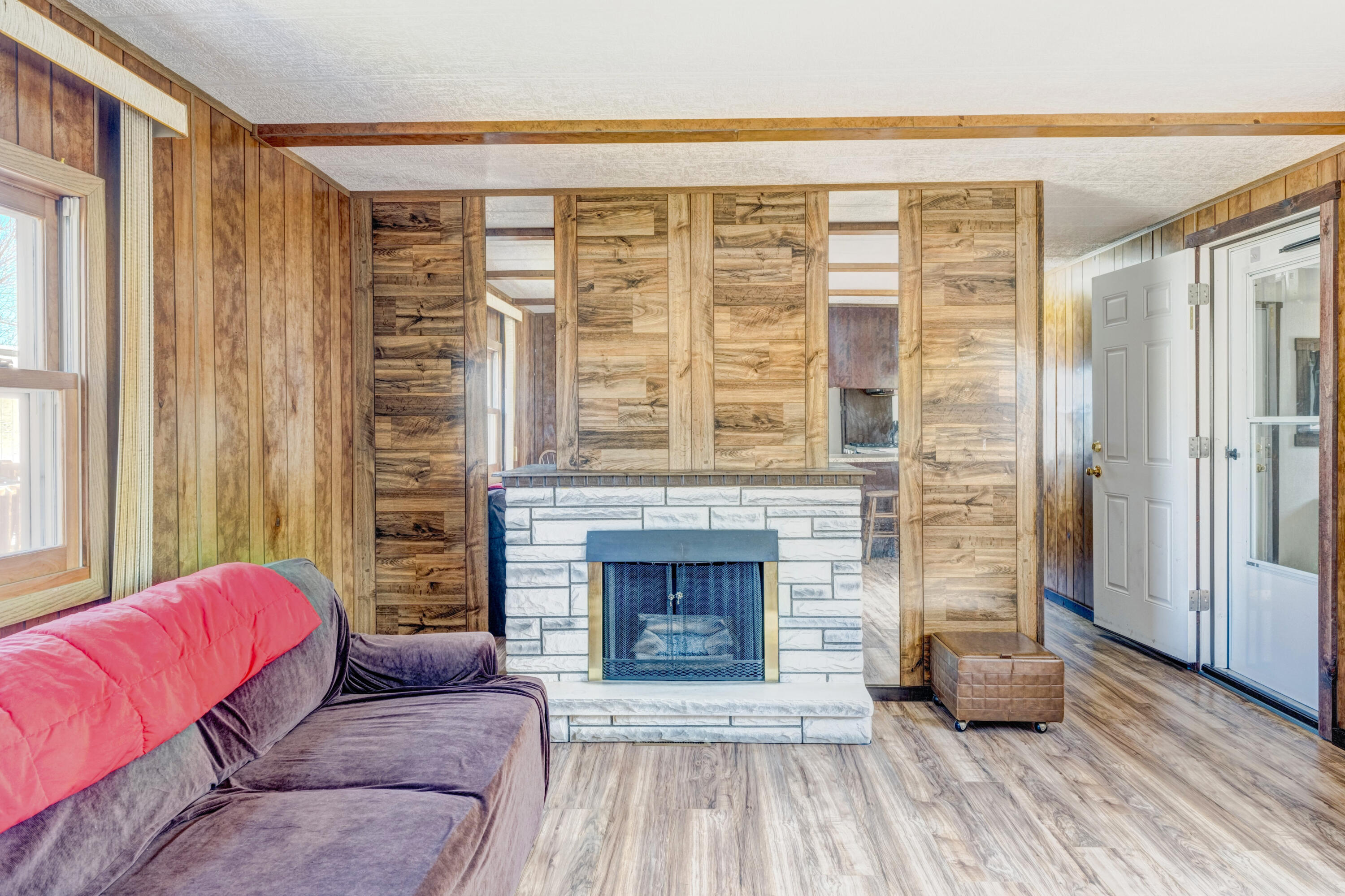 1511 Mydland Road, 185