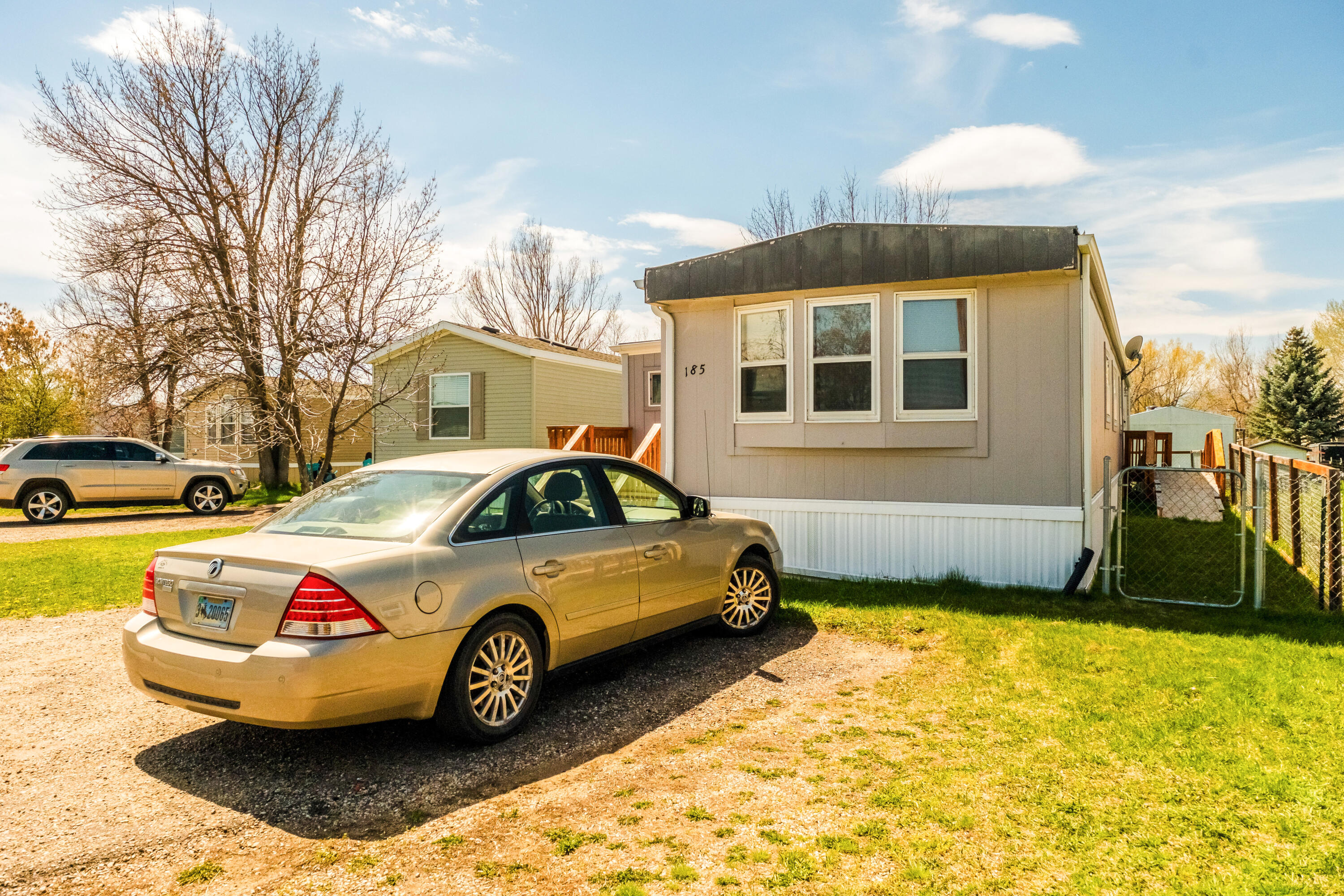 1511 Mydland Road, 185
