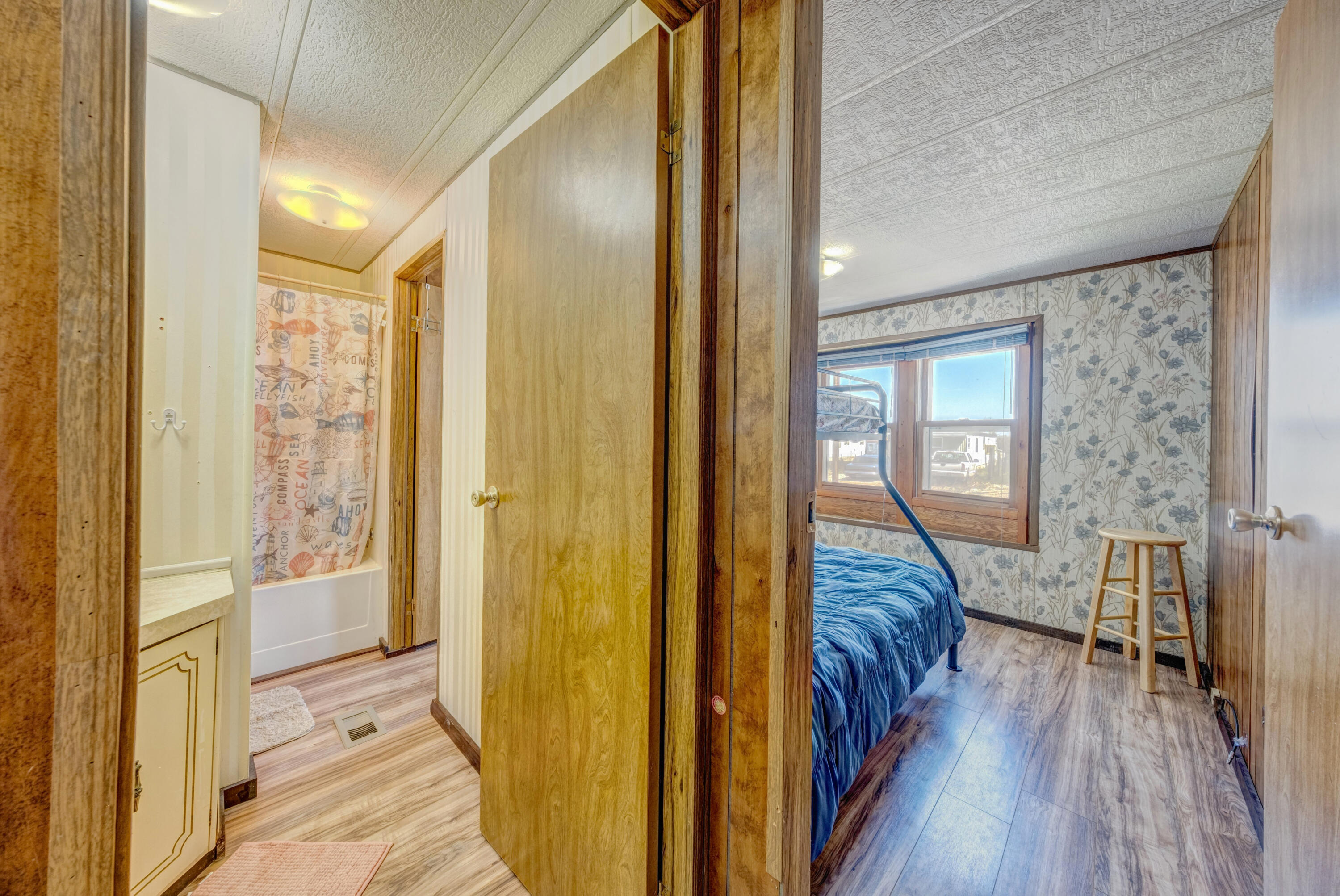 1511 Mydland Road, 185