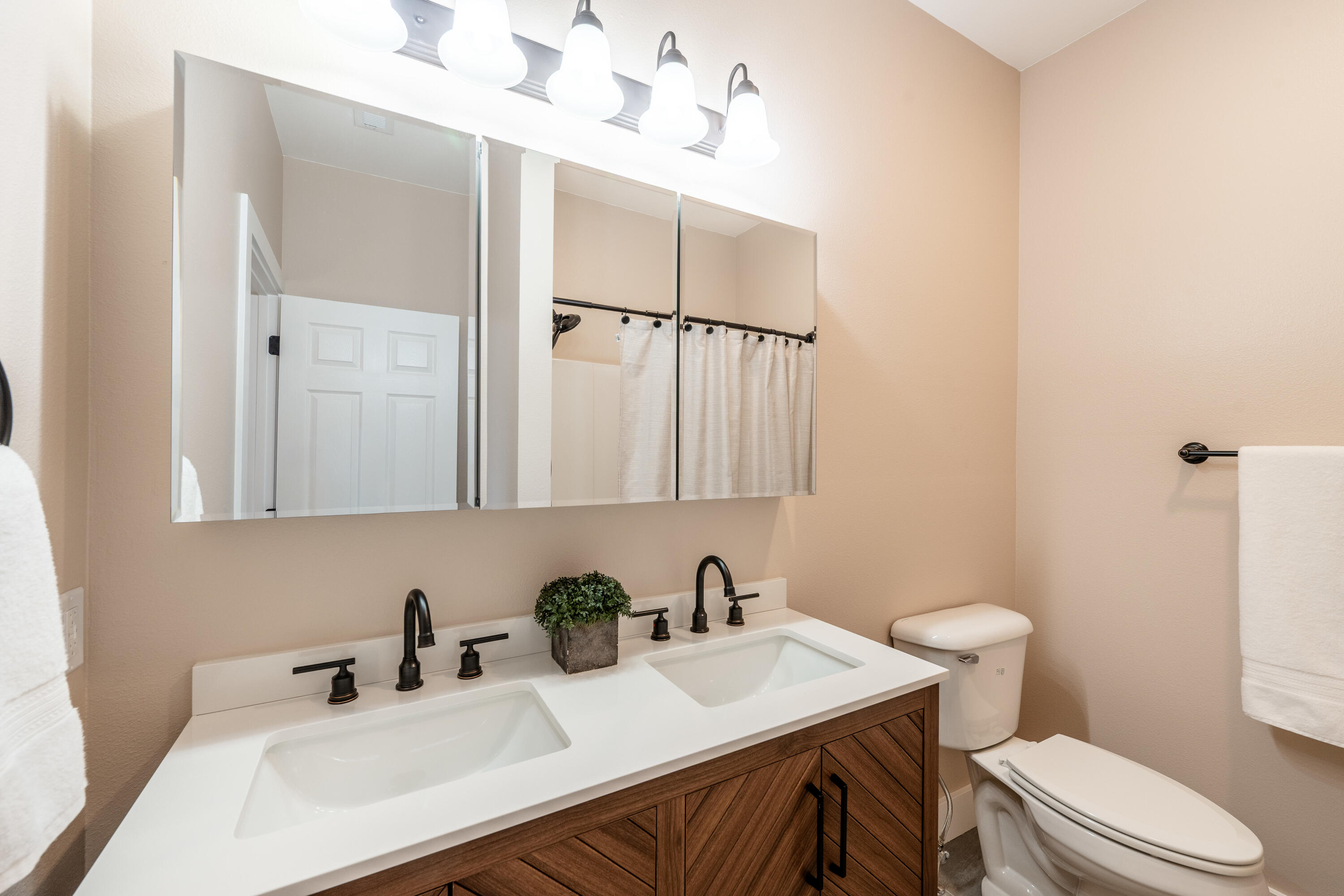 1461 Stoneridge Drive