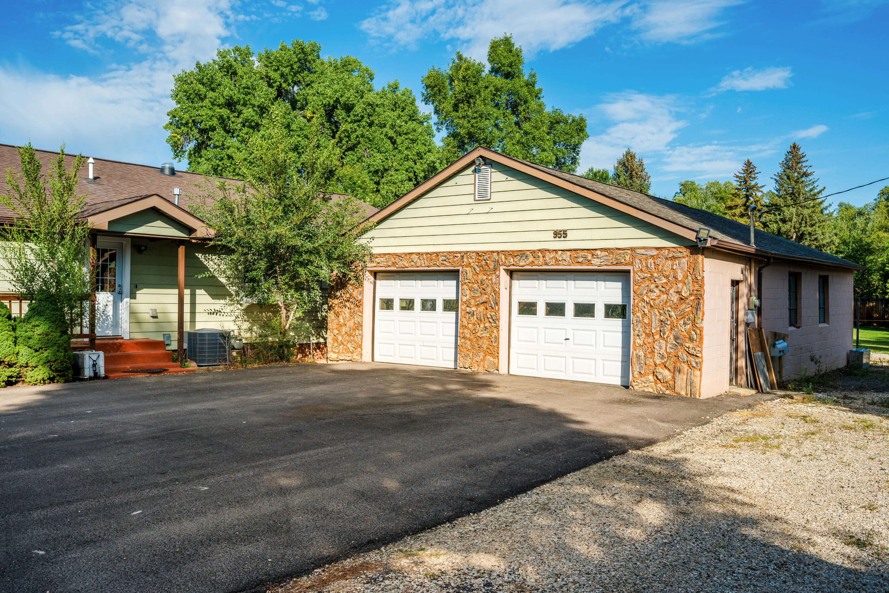 955 Leopard Street